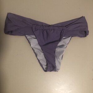 NEW Venus swim bottom size L